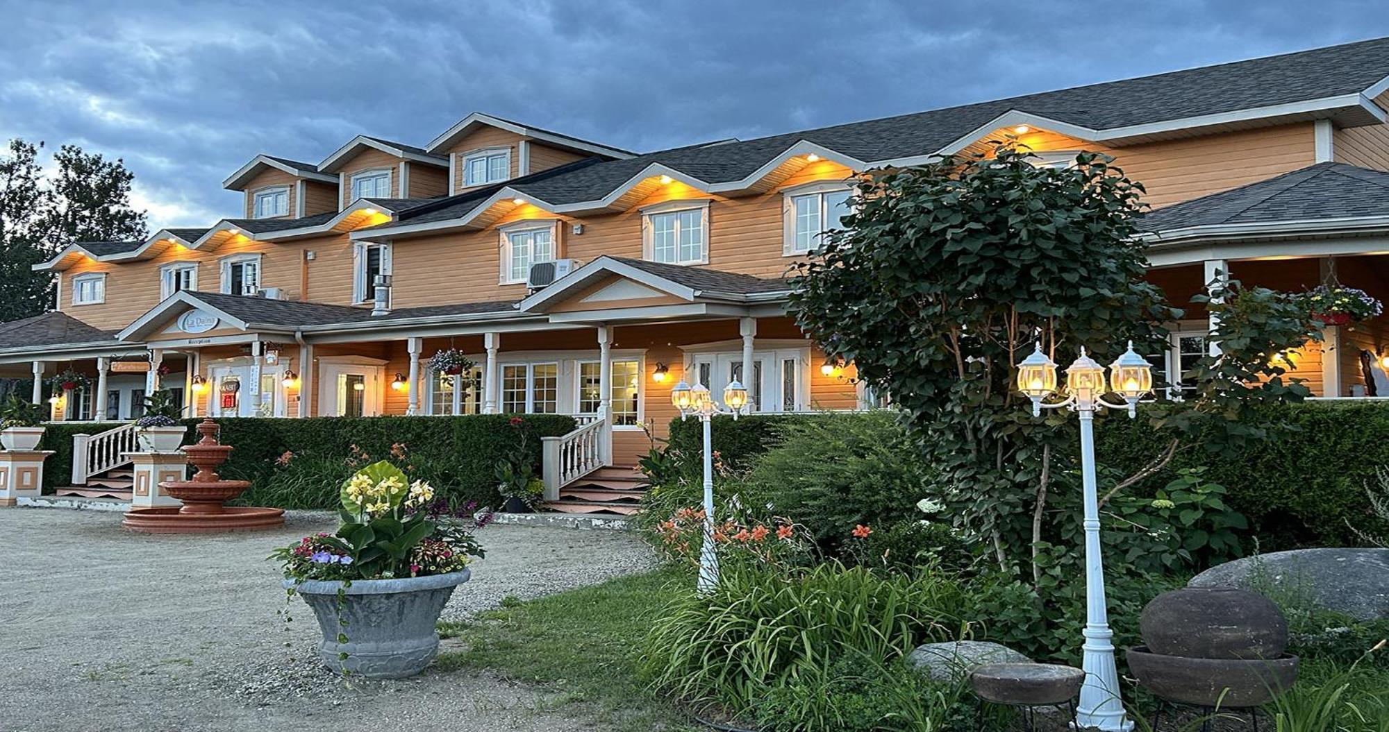 Auberge La Daina Бэ-Сен-Поль Экстерьер фото